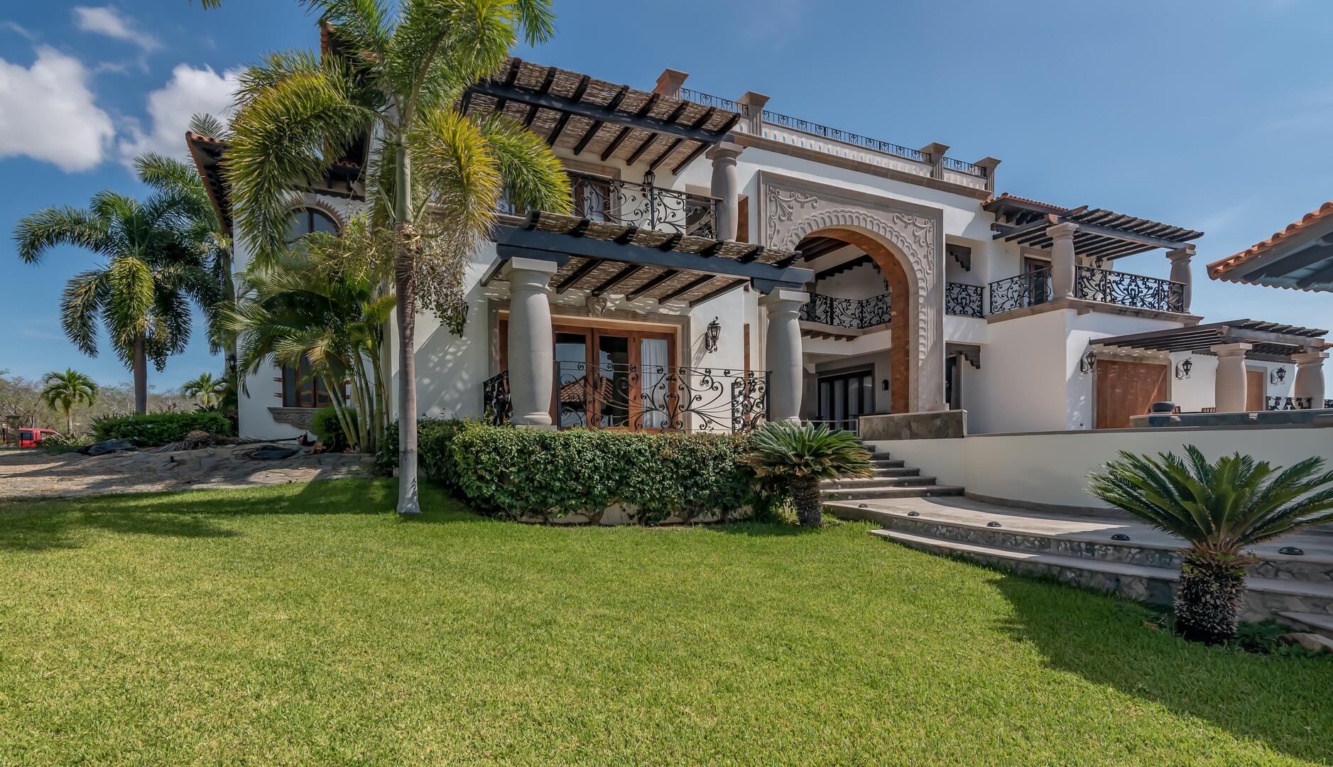 Los Cabos Luxury Fundadores Set within the prestigious, double-gated Fundadores enclave of Puerto Los Cabos, Casa Las Glorias captures sweeping for sale