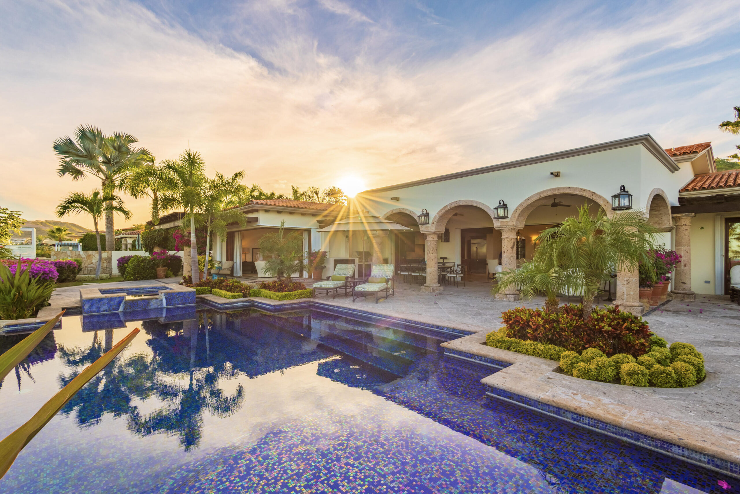 Los Cabos Luxury La Noria Casa Lau'ren offers contemporary luxury with 4 bedrooms plus a private casita. Overlooking the Jack Nicklaus Signature Golf Course, this elegant home features ocean for sale
