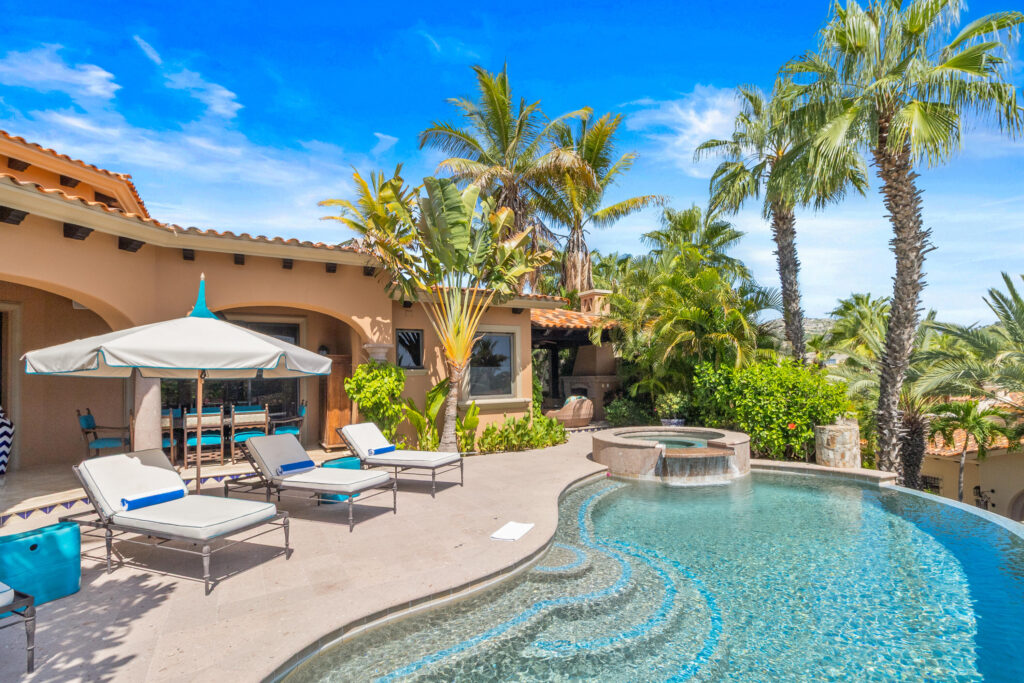 Los Cabos Luxury Section 10- El Parque Discover this exceptional new residence perfectly situated within the sought-after El Parque neighborhood of Querencia. Ideally located just a short walk from the clubhouse, this home offers the best of convenience and community living.Enjoy a large green space directly in front of the property, ideal for families with children or pets to play and explore. The setting captures beautiful golf course, mountain, and ocean – 85 Las Entradas, San Jose Corridor, BS