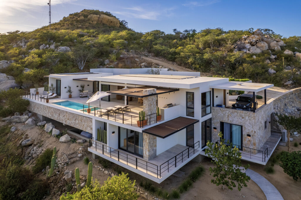 Los Cabos Luxury Laguna Hills Casa Savoy is a modern 4014 square foot, four-bedroom hillside home, built in 2024, in Laguna Hills, offering breathtaking ocean – Casa Savoy, Block 1, Lot 113, San Jose del Cabo, BS