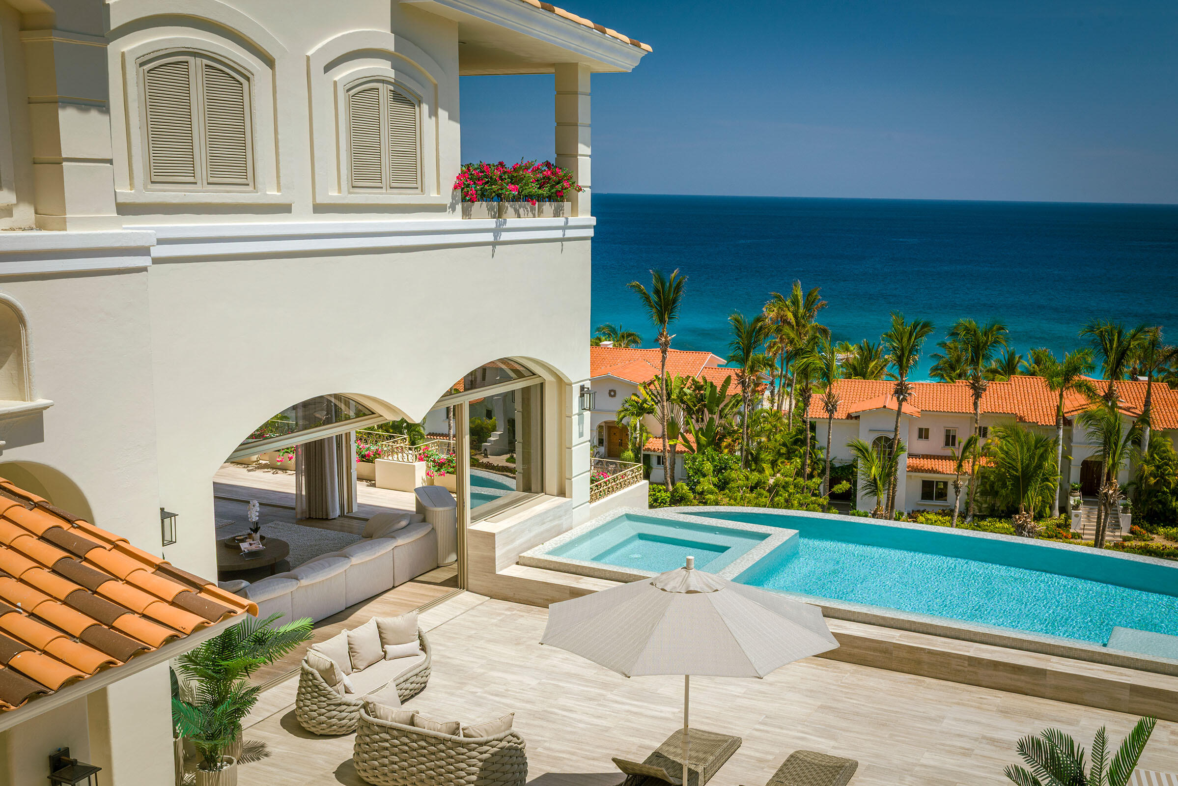 Los Cabos Luxury Villas Del Mar Set within Villas Del Mar in Palmilla, Villa Laura takes full advantage of its elevated position, offering uninterrupted for sale