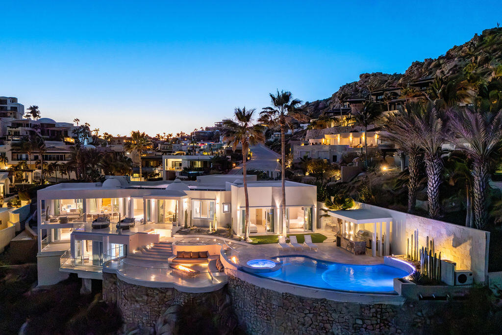 Los Cabos Luxury Pedregal Csl Perched high above the Pacific in the coveted gated community of Pedregal, Casa Nautilus delivers absolutely unmatched, jaw-dropping for sale