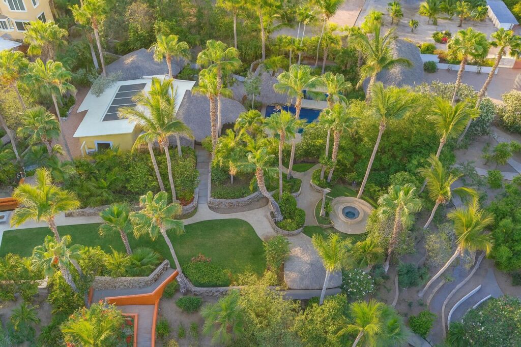 Los Cabos Luxury Gringo Hill Perched above Costa Azul Beach in the exclusive Gringo Hill enclave, Casa Loma Linda offers amazing ocean – Costa Azul / Gringo hill, San Jose del Cabo, BS