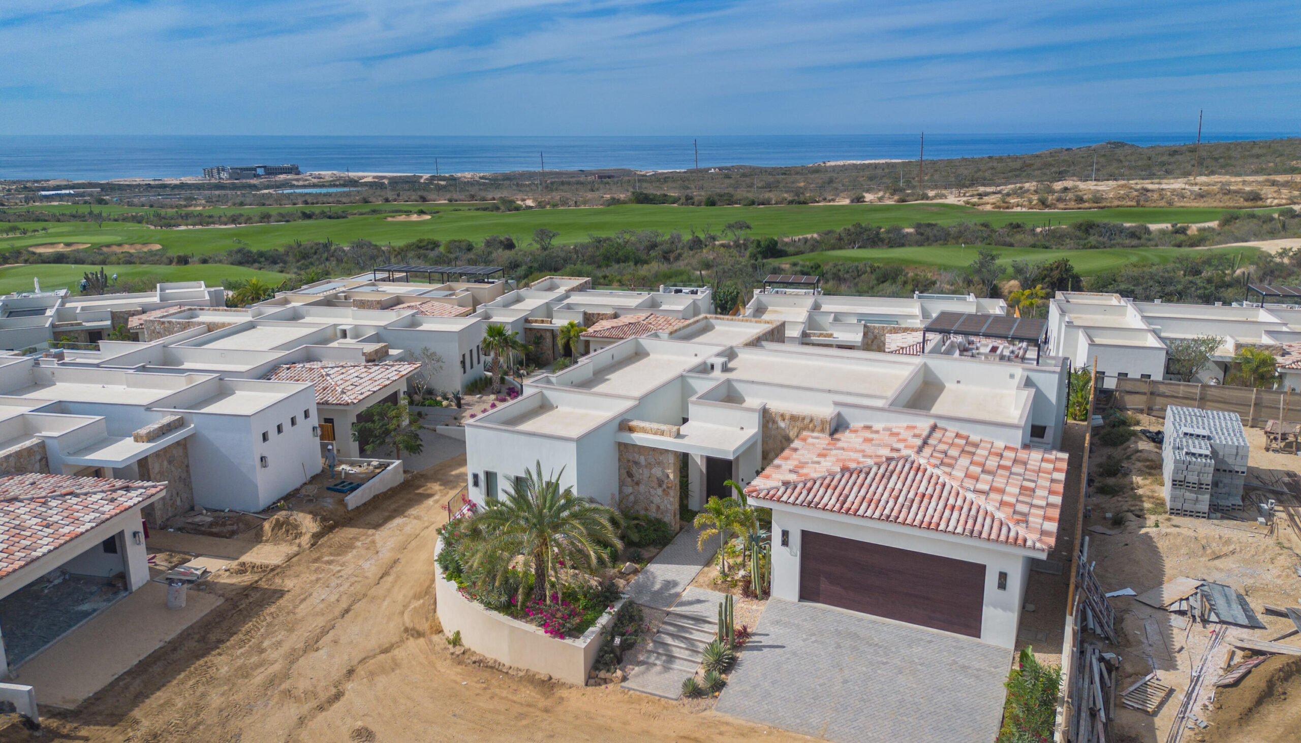 Los Cabos Luxury La Noria Casa Lau'ren offers contemporary luxury with 4 bedrooms plus a private casita. Overlooking the Jack Nicklaus Signature Golf Course, this elegant home features ocean for sale