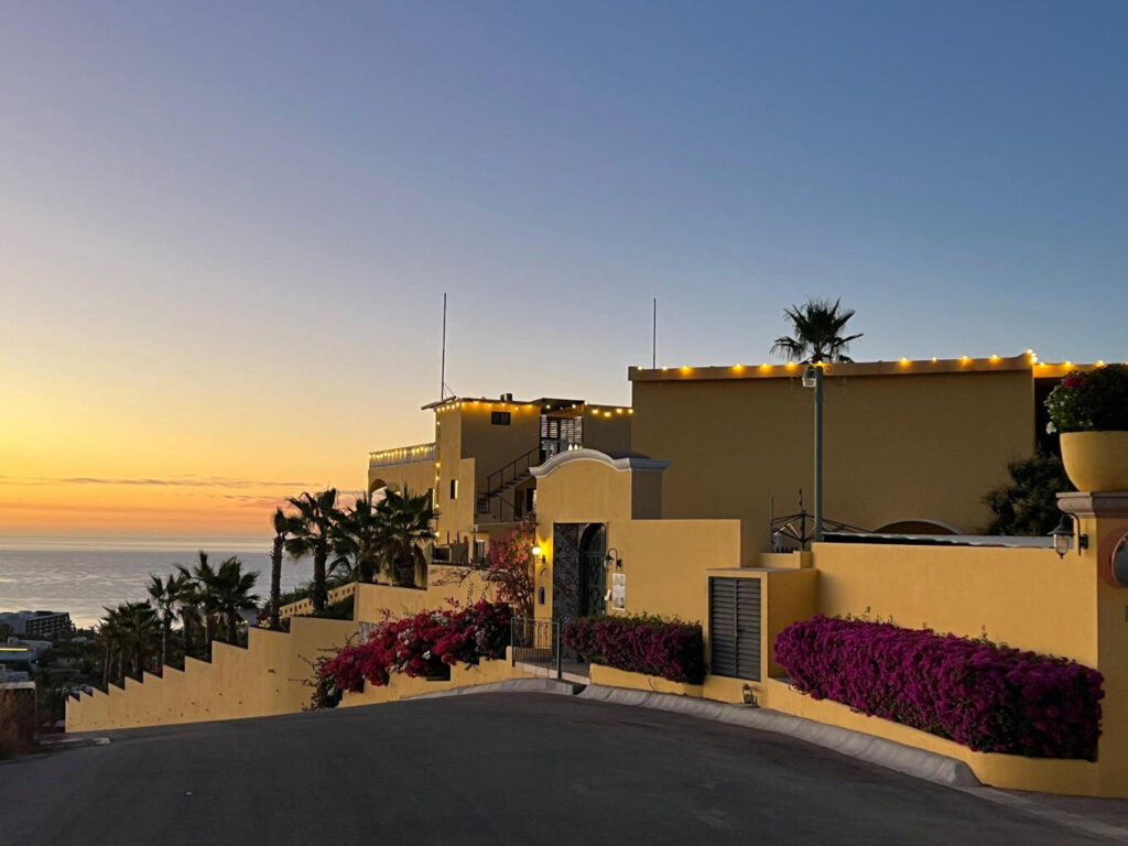 Los Cabos Luxury Residenciaslomastule Serene Hilltop Property Overlooking Chileno Bay, Los Cabos CorridorNestled on nearly 2 acres in the heart of the prestigious Los Cabos corridor between San Jose del Cabo and Cabo San Lucas, this exceptional estate offers unmatched privacy, panoramic – Lot A Ave Los Tules, San Jose Corridor, BS